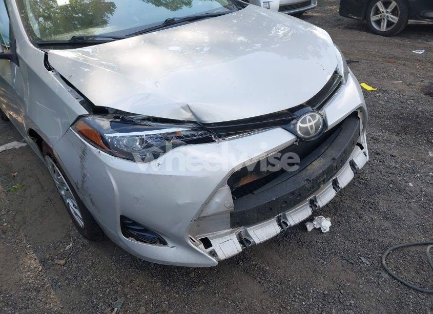 Photo 17 of 2018 Toyota Corolla LE (VIN 2T1BURHE6JC010315)
