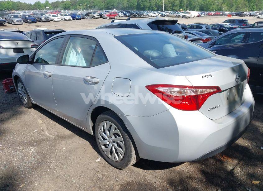 Photo 3 of 2018 Toyota Corolla LE (VIN 2T1BURHE6JC010315)
