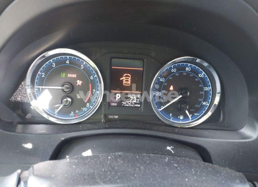 Photo 7 of 2018 Toyota Corolla LE (VIN 2T1BURHE6JC010315)