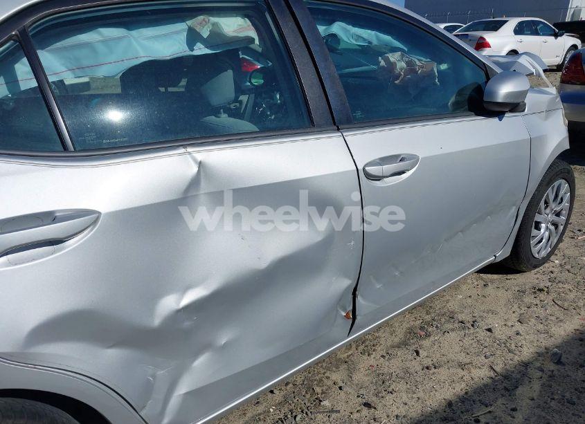 Photo 17 of 2018 Toyota Corolla LE (VIN 2T1BURHE6JC010332)