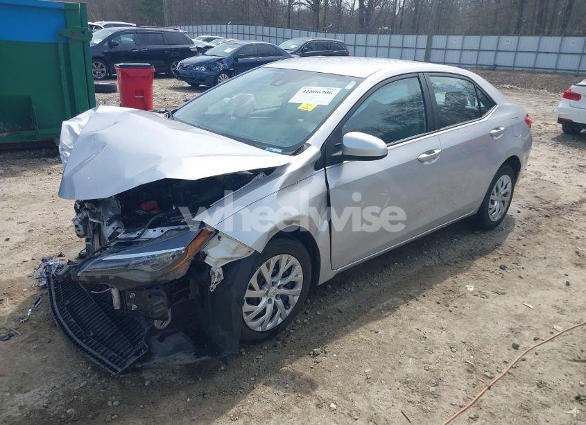 Photo 2 of 2018 Toyota Corolla LE (VIN 2T1BURHE6JC010332)
