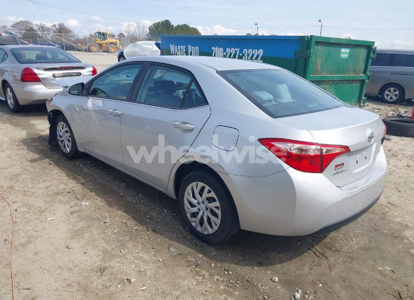 Photo 3 of 2018 Toyota Corolla LE (VIN 2T1BURHE6JC010332)