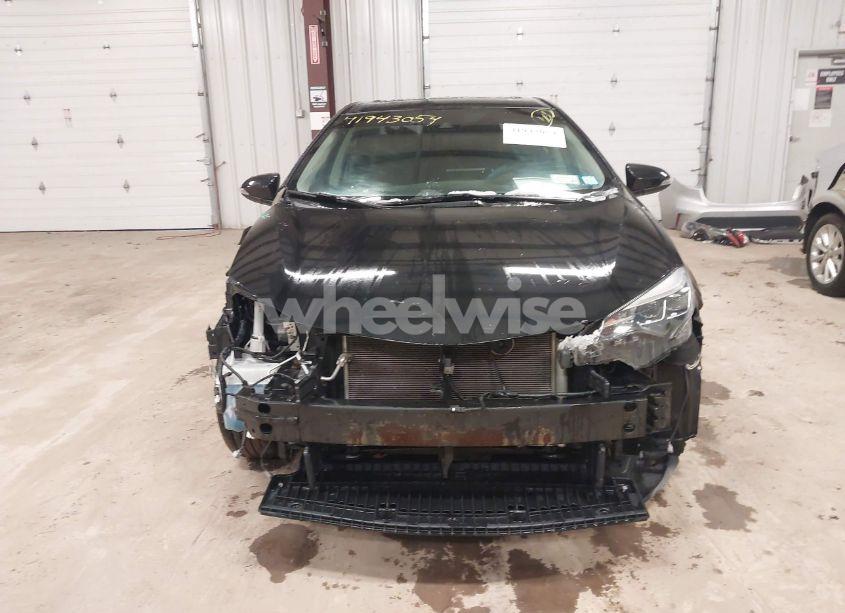 Photo 12 of 2018 Toyota Corolla SE (VIN 2T1BURHE6JC011920)