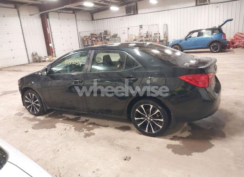 Photo 14 of 2018 Toyota Corolla SE (VIN 2T1BURHE6JC011920)