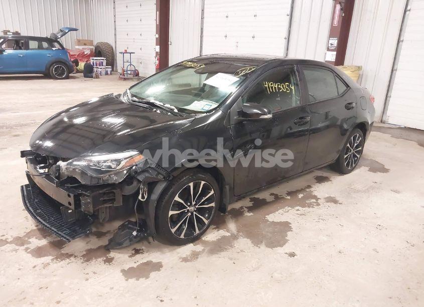 Photo 2 of 2018 Toyota Corolla SE (VIN 2T1BURHE6JC011920)