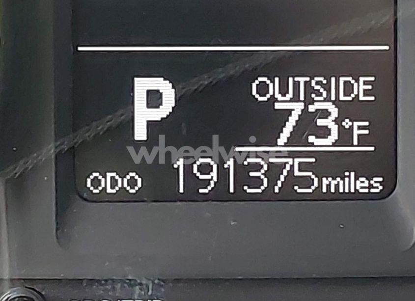 Photo 15 of 2018 Toyota Corolla LE (VIN 2T1BURHE6JC012680)