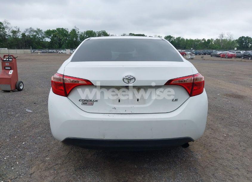 Photo 16 of 2018 Toyota Corolla LE (VIN 2T1BURHE6JC012680)