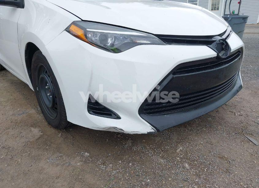 Photo 17 of 2018 Toyota Corolla LE (VIN 2T1BURHE6JC012680)