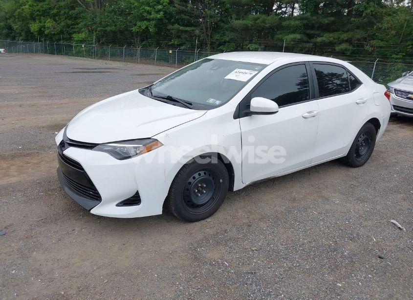 Photo 2 of 2018 Toyota Corolla LE (VIN 2T1BURHE6JC012680)