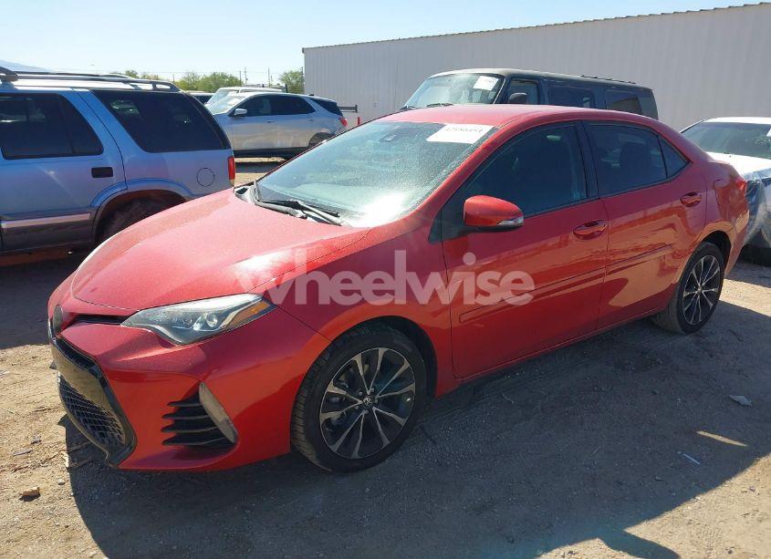 Photo 2 of 2018 Toyota Corolla SE (VIN 2T1BURHE6JC017619)