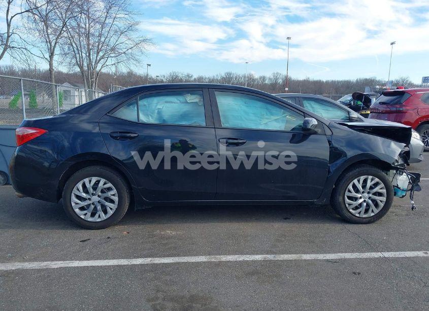 Photo 13 of 2018 Toyota Corolla LE (VIN 2T1BURHE6JC017829)