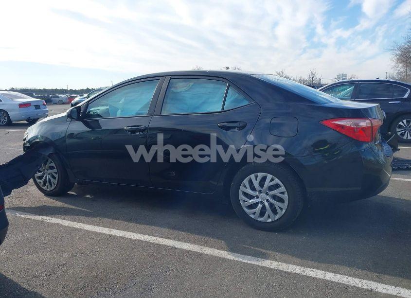 Photo 14 of 2018 Toyota Corolla LE (VIN 2T1BURHE6JC017829)