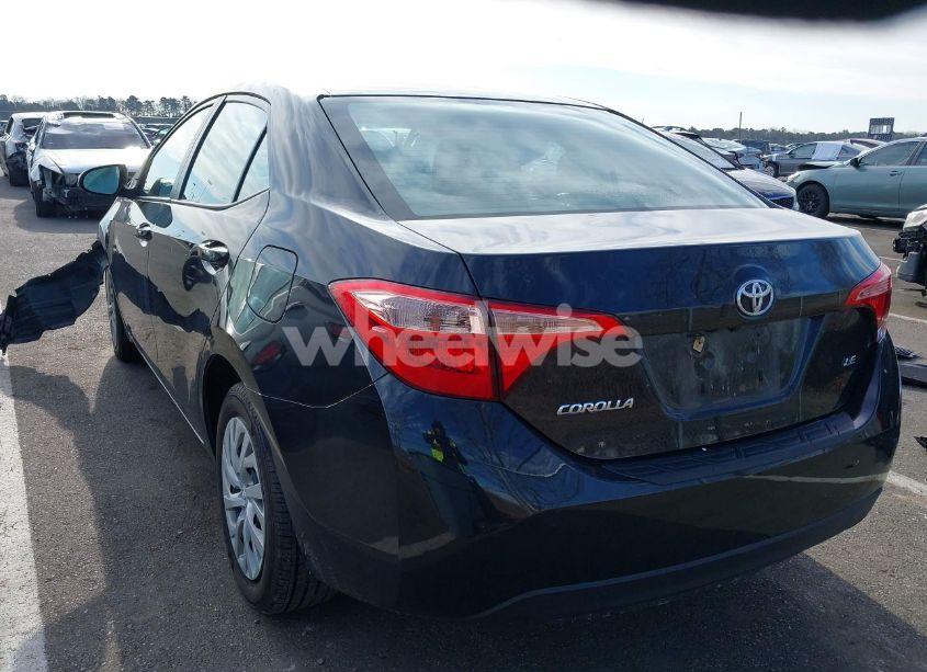 Photo 3 of 2018 Toyota Corolla LE (VIN 2T1BURHE6JC017829)