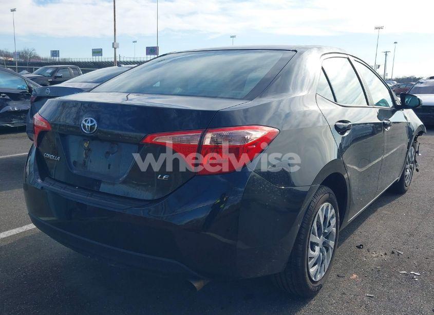 Photo 4 of 2018 Toyota Corolla LE (VIN 2T1BURHE6JC017829)