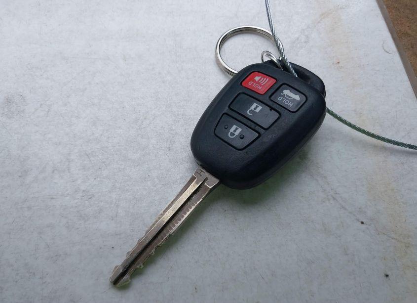 Photo 11 of 2018 Toyota Corolla SE (VIN 2T1BURHE6JC022934)