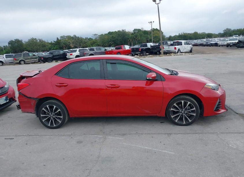 Photo 13 of 2018 Toyota Corolla SE (VIN 2T1BURHE6JC022934)