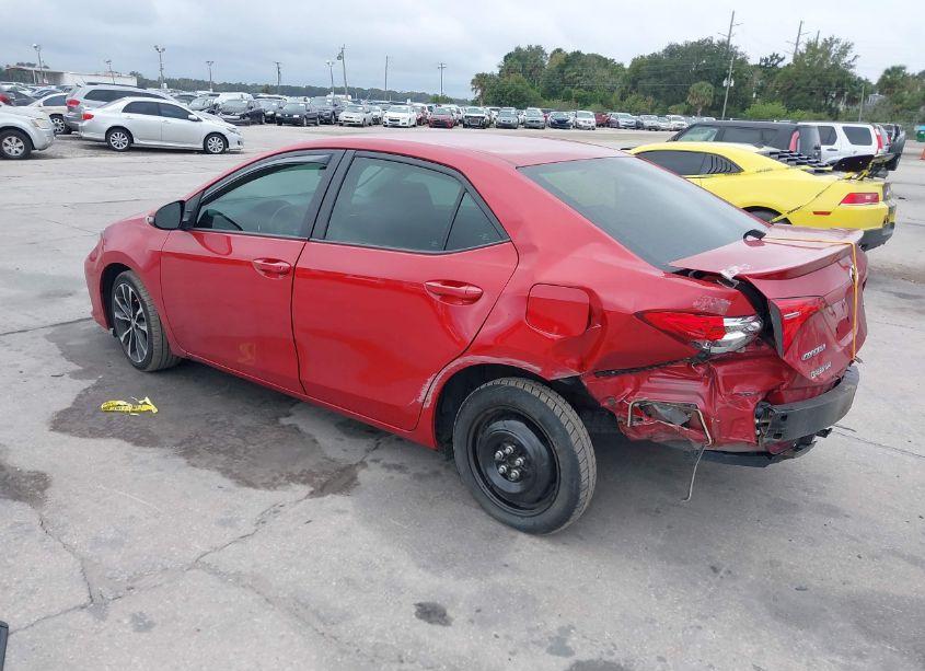 Photo 3 of 2018 Toyota Corolla SE (VIN 2T1BURHE6JC022934)