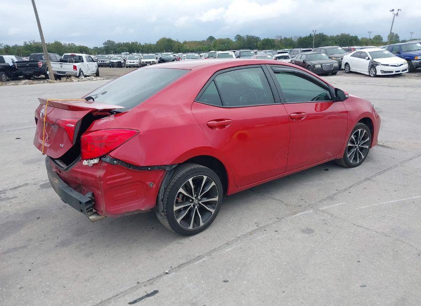 Photo 4 of 2018 Toyota Corolla SE (VIN 2T1BURHE6JC022934)