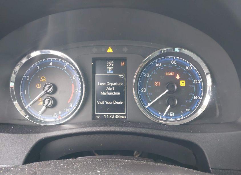 Photo 7 of 2018 Toyota Corolla SE (VIN 2T1BURHE6JC022934)