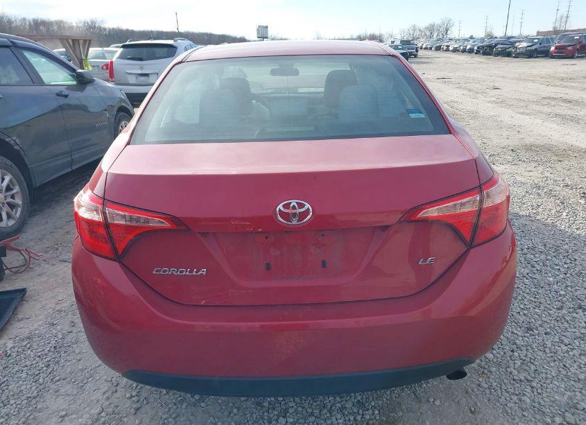 Photo 16 of 2018 Toyota Corolla LE (VIN 2T1BURHE6JC038339)