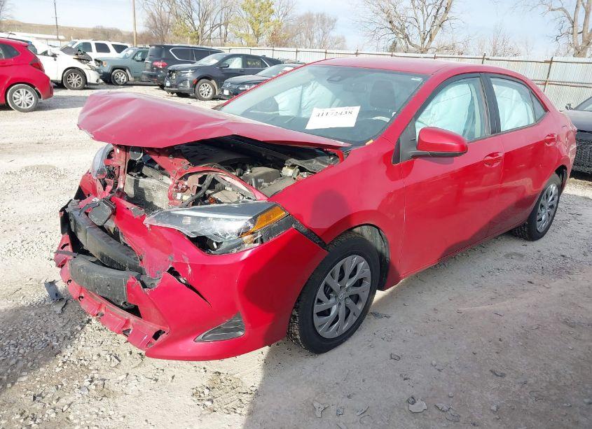 Photo 2 of 2018 Toyota Corolla LE (VIN 2T1BURHE6JC038339)