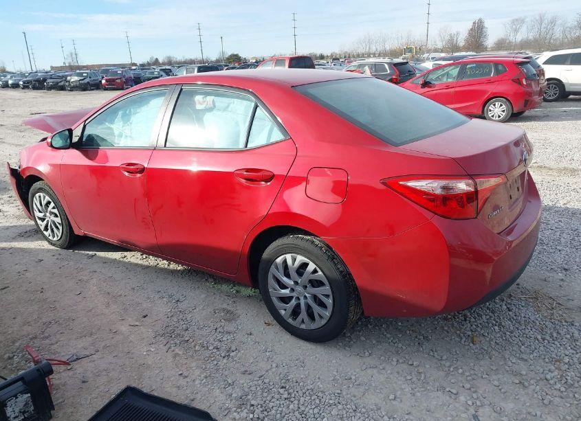 Photo 3 of 2018 Toyota Corolla LE (VIN 2T1BURHE6JC038339)