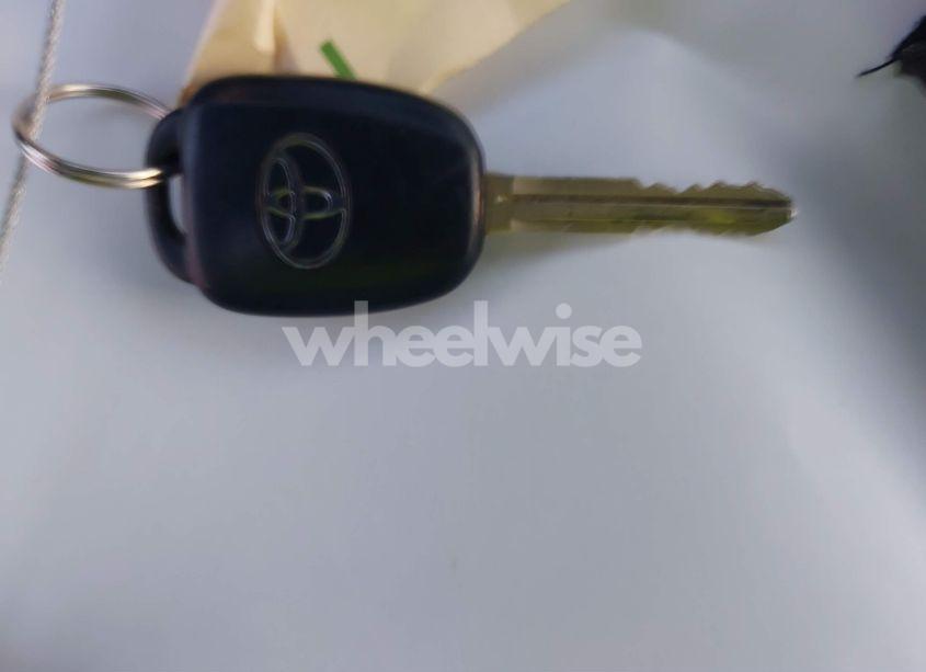 Photo 11 of 2018 Toyota Corolla LE (VIN 2T1BURHE6JC040320)