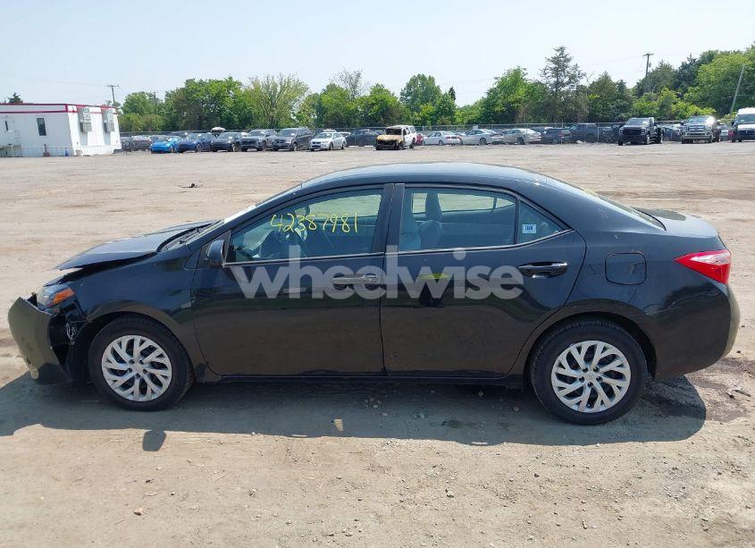 Photo 14 of 2018 Toyota Corolla LE (VIN 2T1BURHE6JC041032)