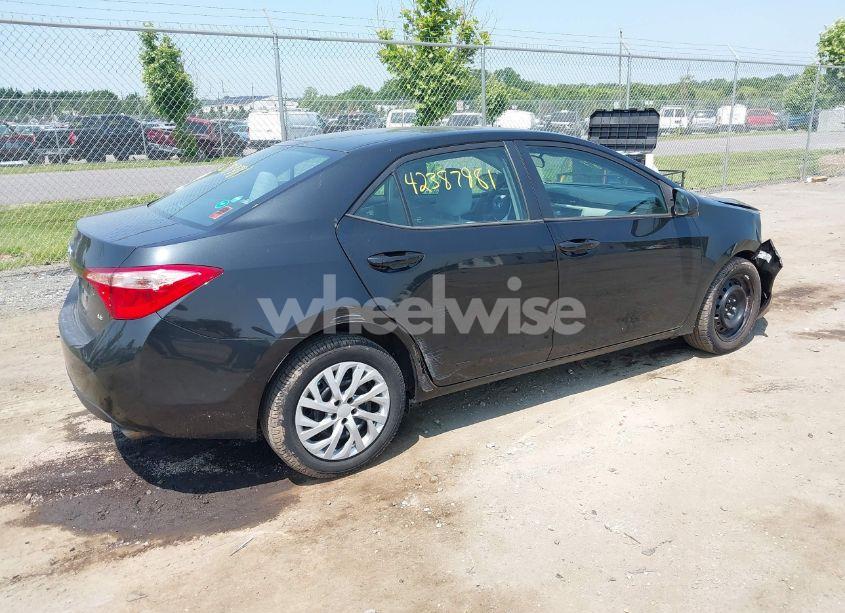 Photo 4 of 2018 Toyota Corolla LE (VIN 2T1BURHE6JC041032)