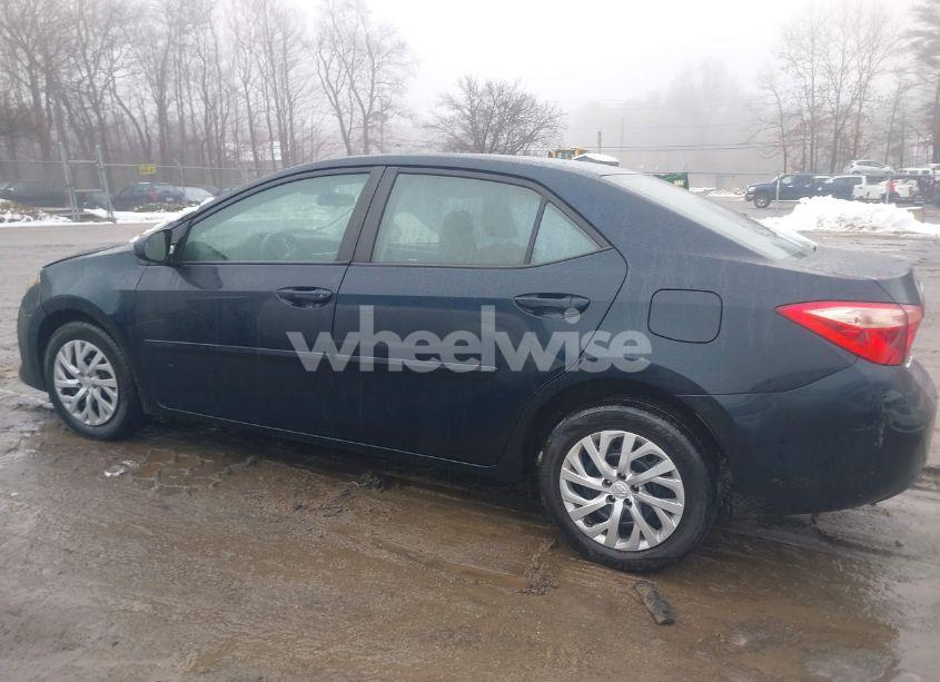 Photo 13 of 2018 Toyota Corolla LE (VIN 2T1BURHE6JC051933)