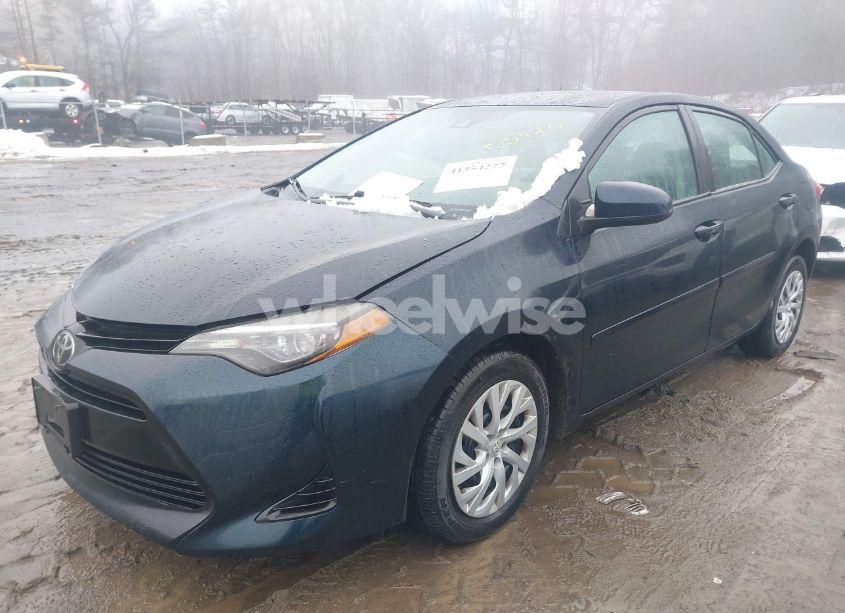 Photo 2 of 2018 Toyota Corolla LE (VIN 2T1BURHE6JC051933)