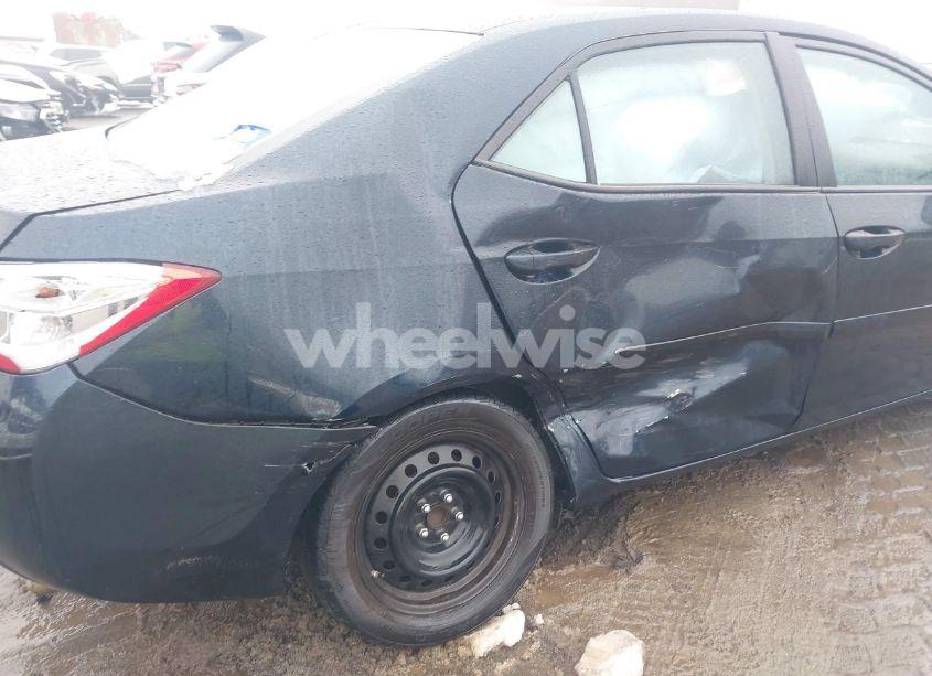 Photo 6 of 2018 Toyota Corolla LE (VIN 2T1BURHE6JC051933)