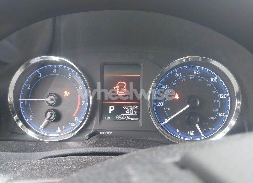 Photo 7 of 2018 Toyota Corolla LE (VIN 2T1BURHE6JC051933)