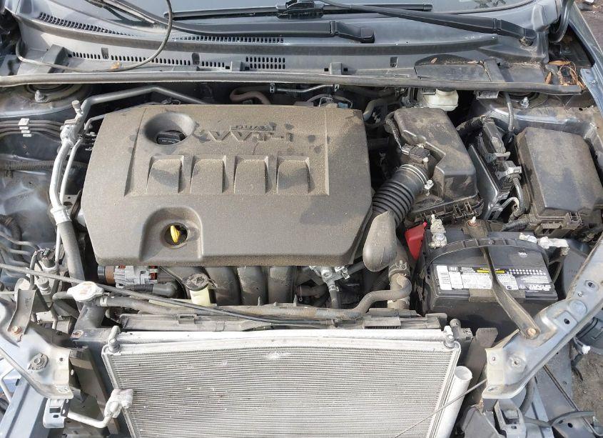 Photo 10 of 2018 Toyota Corolla LE (VIN 2T1BURHE6JC053343)