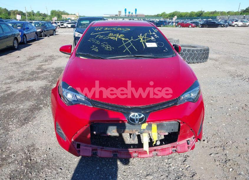 Photo 11 of 2018 Toyota Corolla LE (VIN 2T1BURHE6JC057196)