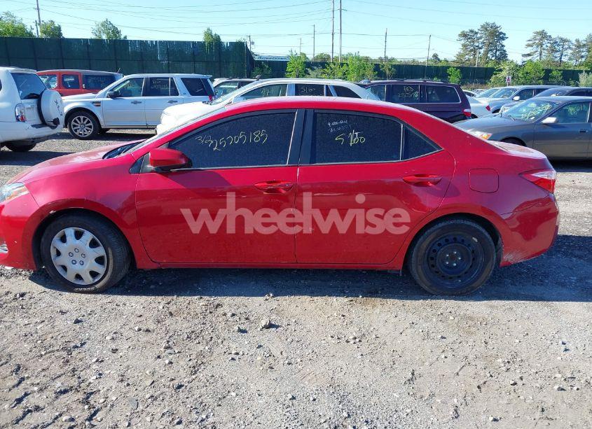 Photo 13 of 2018 Toyota Corolla LE (VIN 2T1BURHE6JC057196)