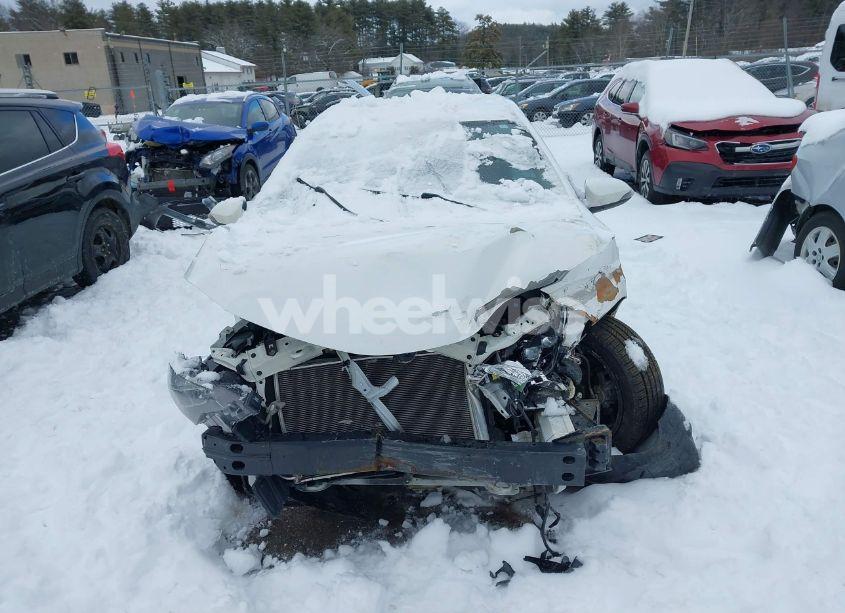 Photo 12 of 2018 Toyota Corolla SE (VIN 2T1BURHE6JC057943)