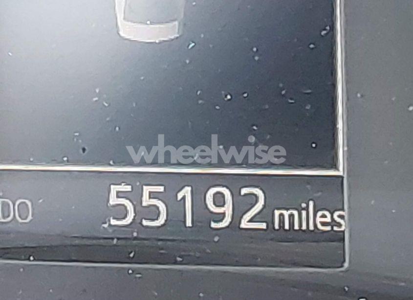 Photo 15 of 2018 Toyota Corolla SE (VIN 2T1BURHE6JC057943)