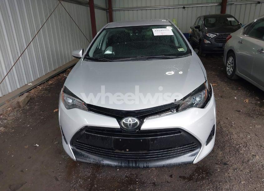 Photo 12 of 2018 Toyota Corolla LE (VIN 2T1BURHE6JC062978)