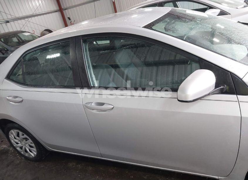 Photo 13 of 2018 Toyota Corolla LE (VIN 2T1BURHE6JC062978)