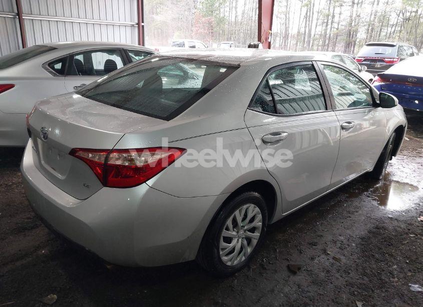 Photo 4 of 2018 Toyota Corolla LE (VIN 2T1BURHE6JC062978)