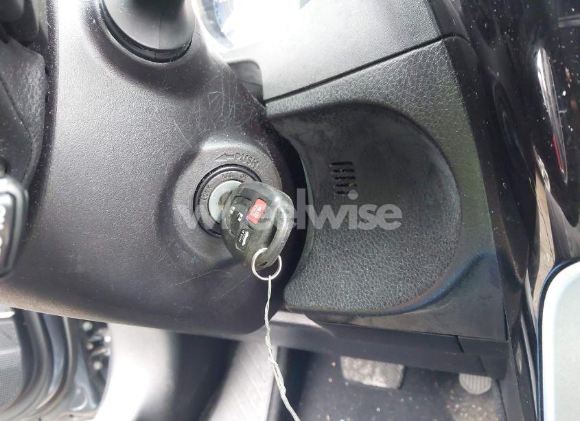 Photo 11 of 2018 Toyota Corolla SE (VIN 2T1BURHE6JC069154)