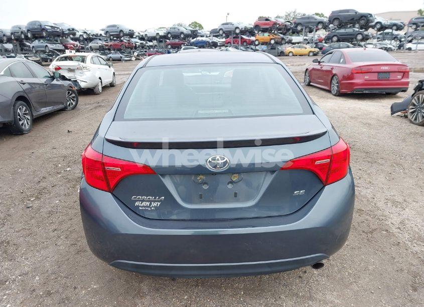 Photo 16 of 2018 Toyota Corolla SE (VIN 2T1BURHE6JC069154)