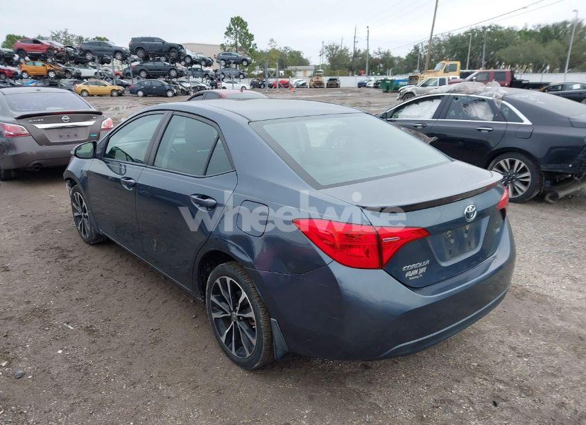 Photo 3 of 2018 Toyota Corolla SE (VIN 2T1BURHE6JC069154)