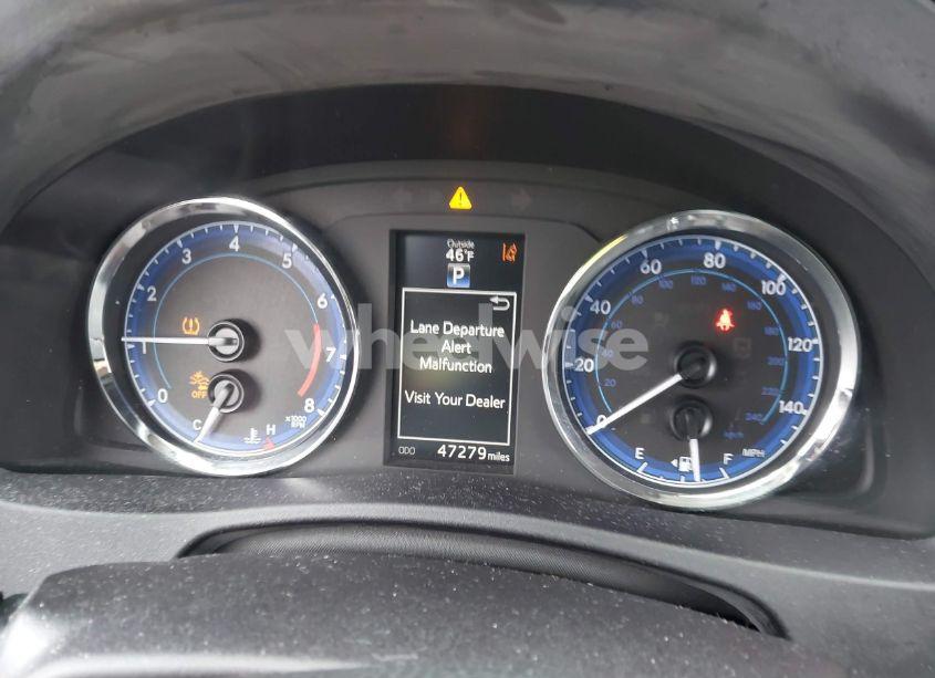 Photo 7 of 2018 Toyota Corolla SE (VIN 2T1BURHE6JC069154)