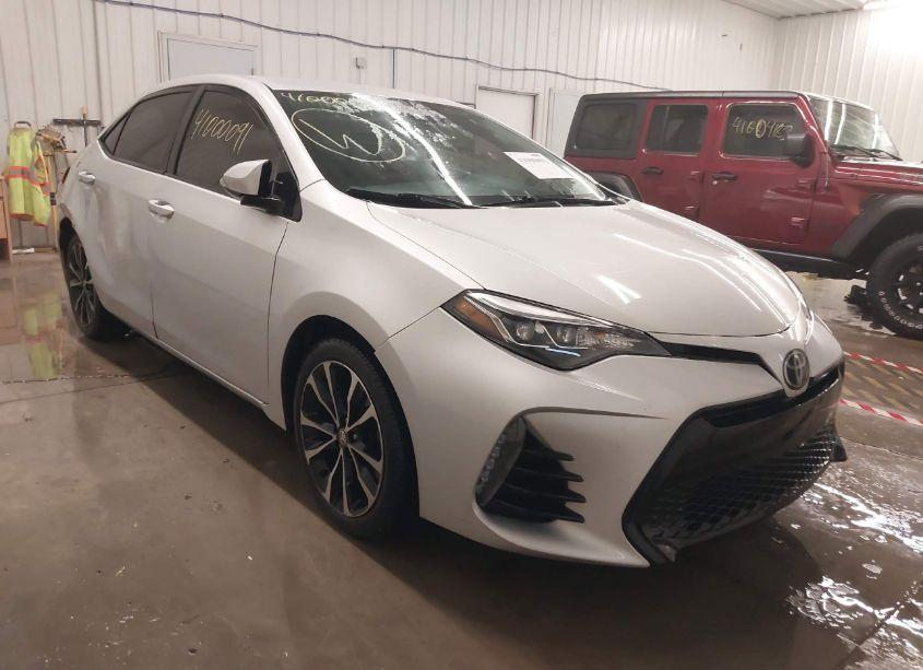 2018 Toyota Corolla SE (VIN 2T1BURHE6JC071227) main photo