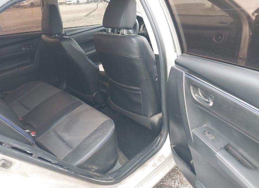 Photo 8 of 2018 Toyota Corolla SE (VIN 2T1BURHE6JC071227)