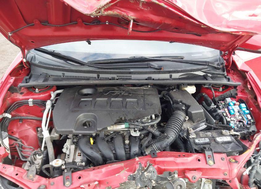 Photo 10 of 2018 Toyota Corolla SE (VIN 2T1BURHE6JC073415)