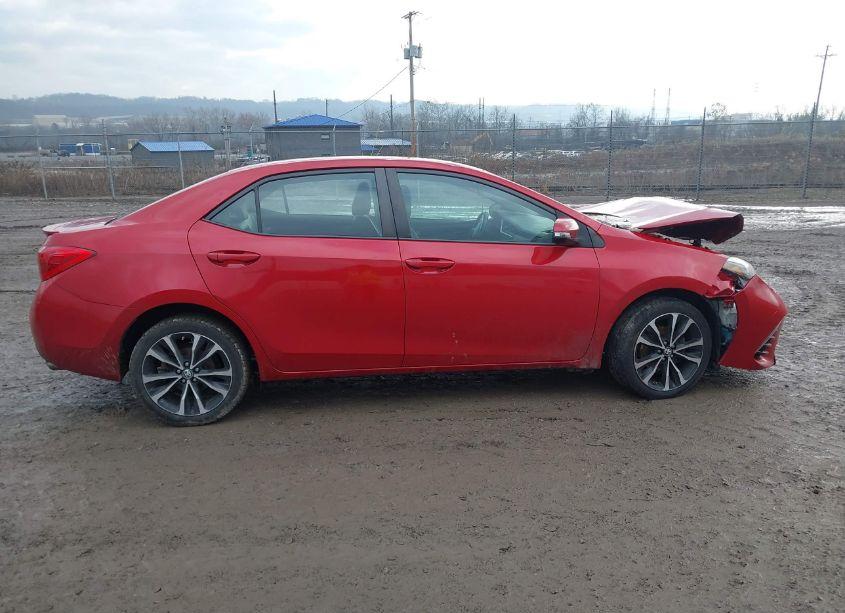 Photo 13 of 2018 Toyota Corolla SE (VIN 2T1BURHE6JC073415)