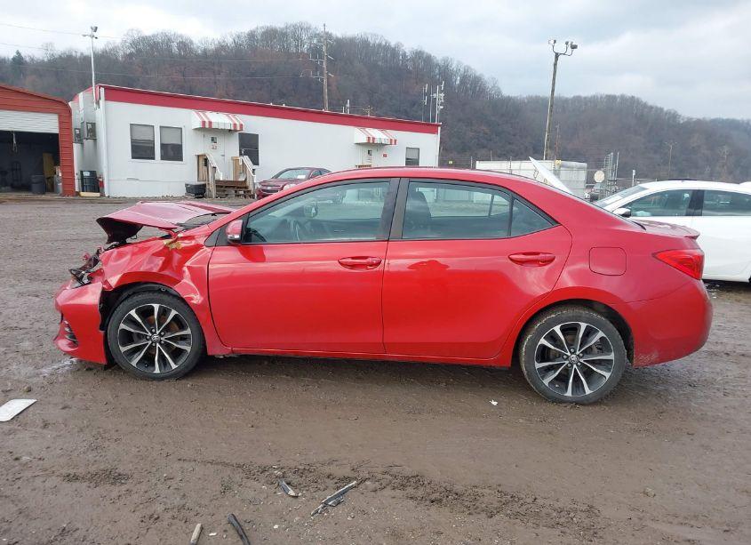 Photo 14 of 2018 Toyota Corolla SE (VIN 2T1BURHE6JC073415)